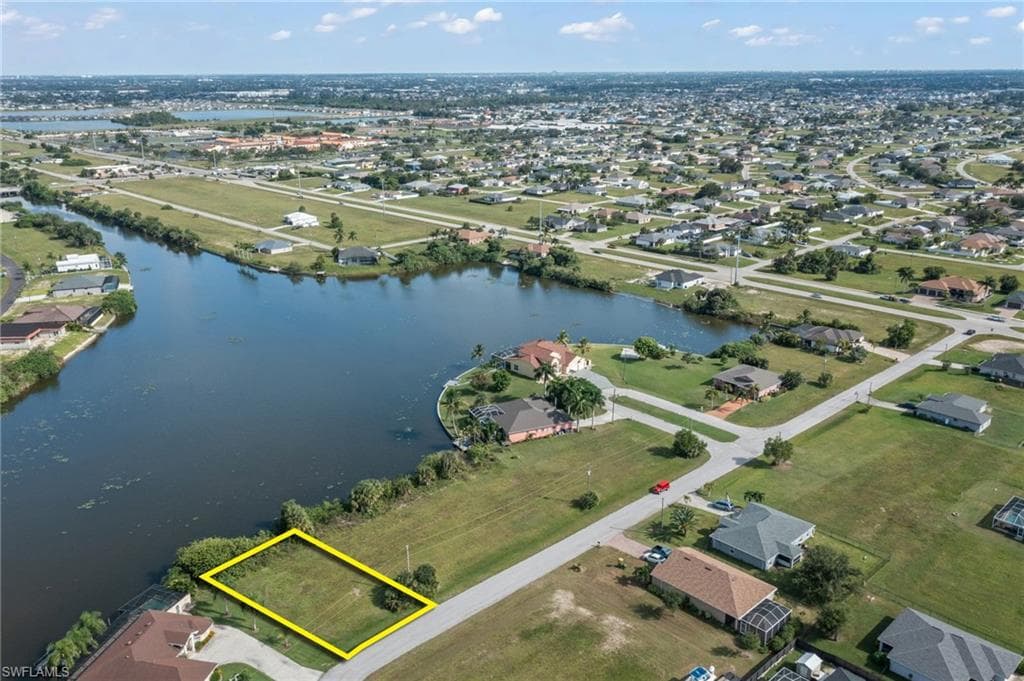 911 NW 19th PL CAPE CORAL, FL 33993