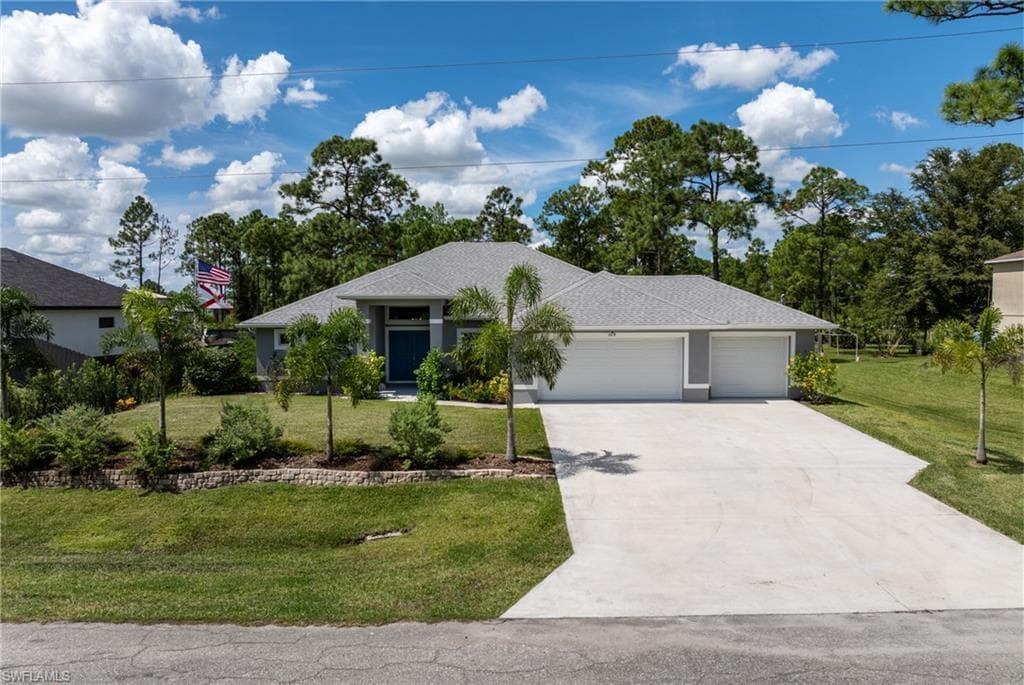 1019 Congress AVE LEHIGH ACRES, FL 33972