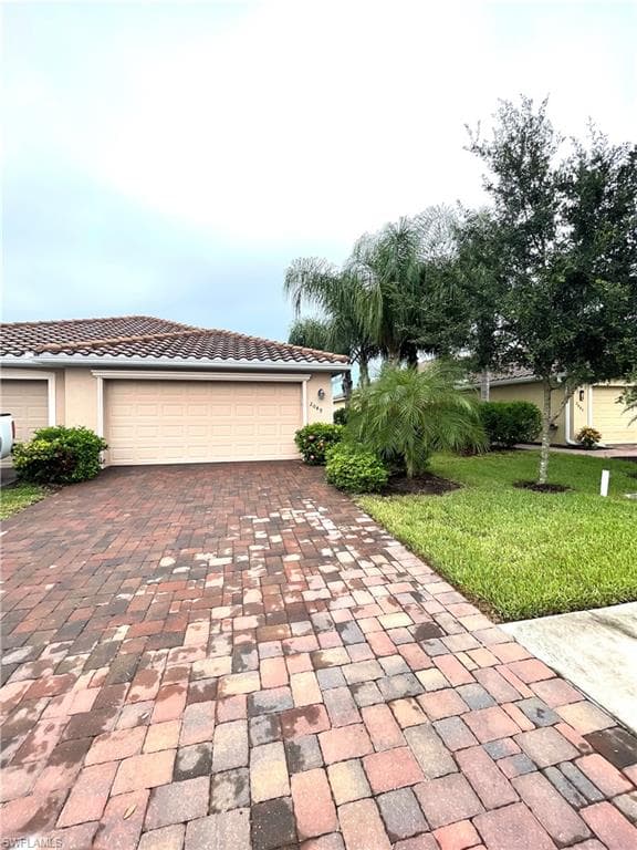 2049 Tamarron LN NAPLES, FL 34120
