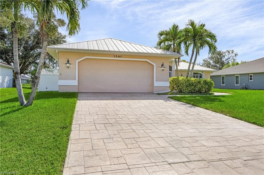 1541 NW 25th AVE CAPE CORAL, FL 33993