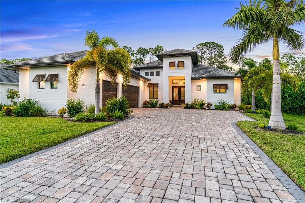 9121 Strike LN BONITA SPRINGS, FL 34135
