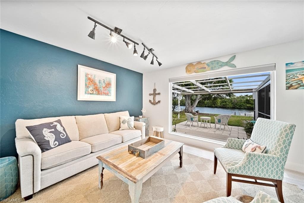 2402 Palm Ridge RD SANIBEL, FL 33957