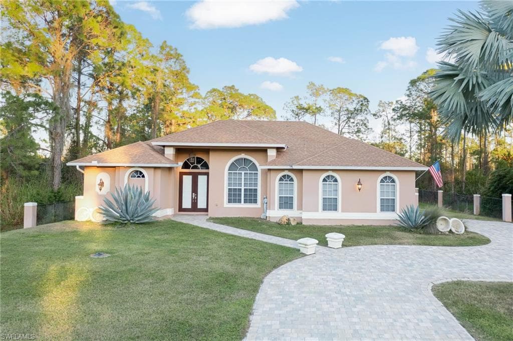 1512 Oak AVE LEHIGH ACRES, FL 33972