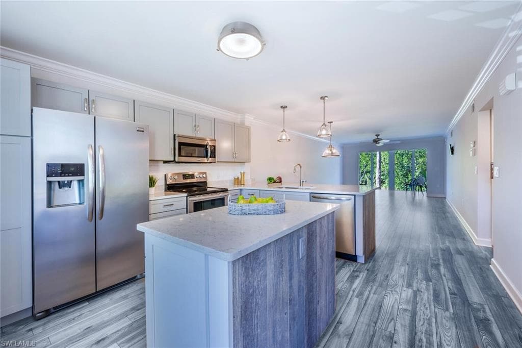 3021 Sandpiper Bay CIR E106 NAPLES, FL 34112