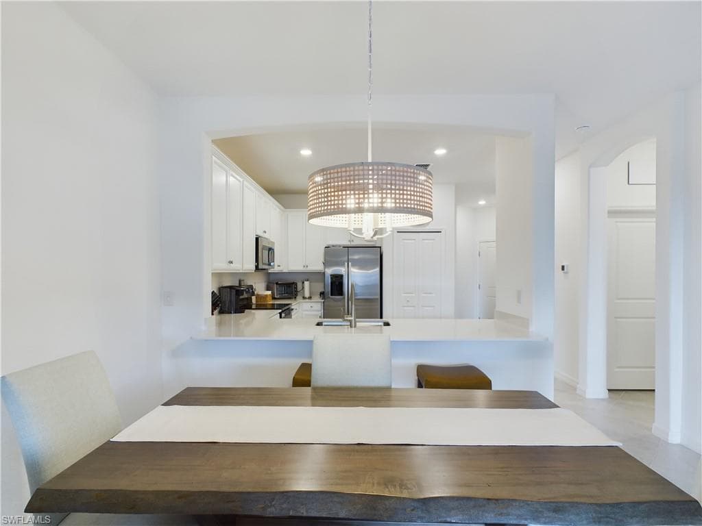 2693 Vine AVE NAPLES, FL 34120