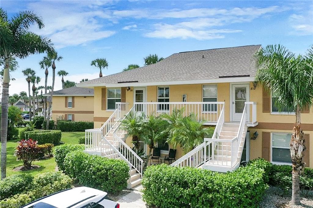 1285 Mainsail DR 811 NAPLES, FL 34114