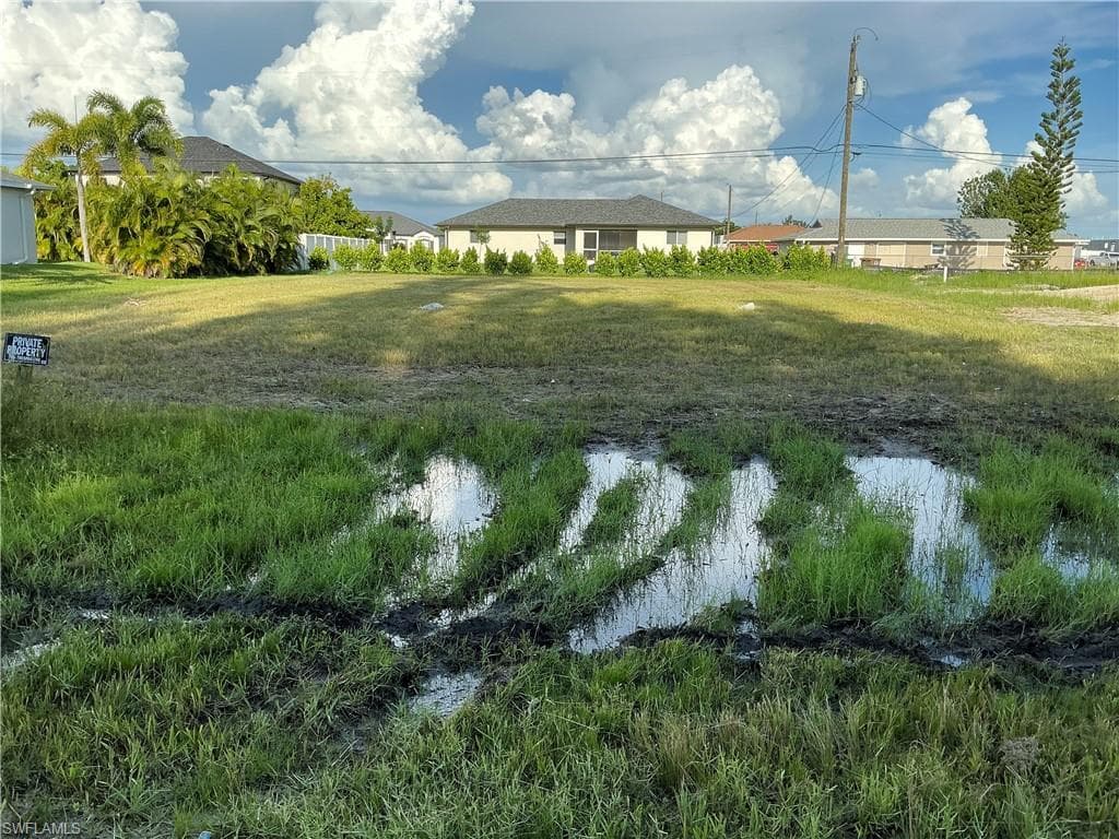 1821 5th CT CAPE CORAL, FL 33909