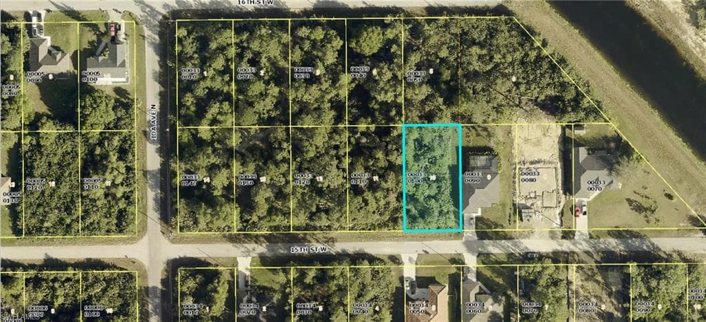 2810 15th ST W LEHIGH ACRES, FL 33971