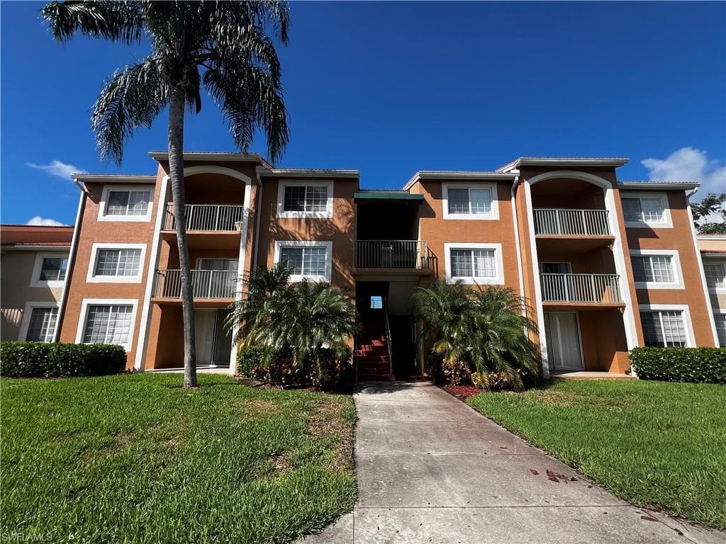 1265 Wildwood Lakes BLVD 3-303 NAPLES, FL 34104
