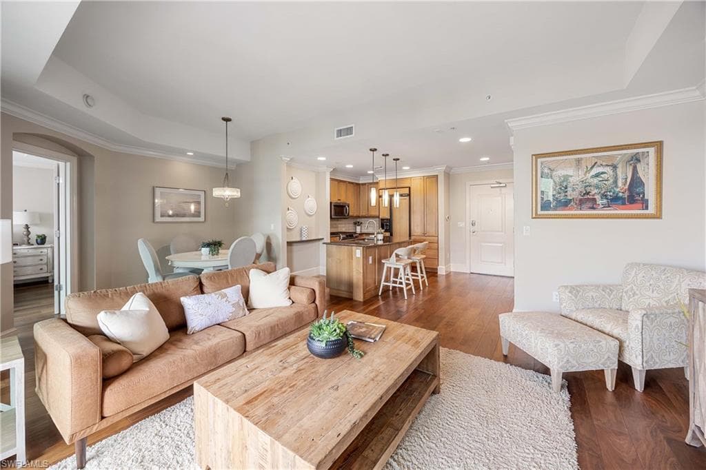 9123 Strada PL 7501 NAPLES, FL 34108