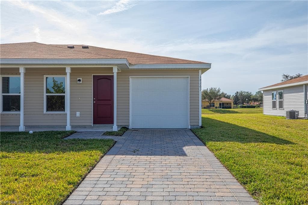 18263 Gibraltar LN LEHIGH ACRES, FL 33936