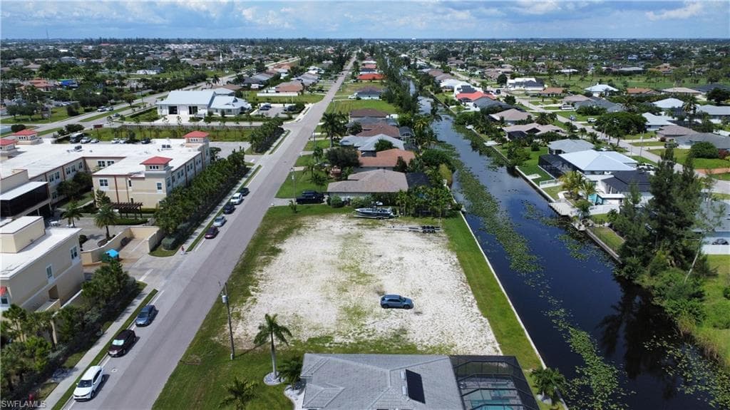 2227 SW 15th PL CAPE CORAL, FL 33991