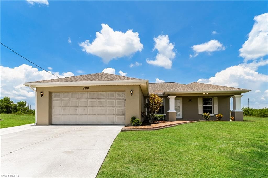 200 Patio CIR LEHIGH ACRES, FL 33974