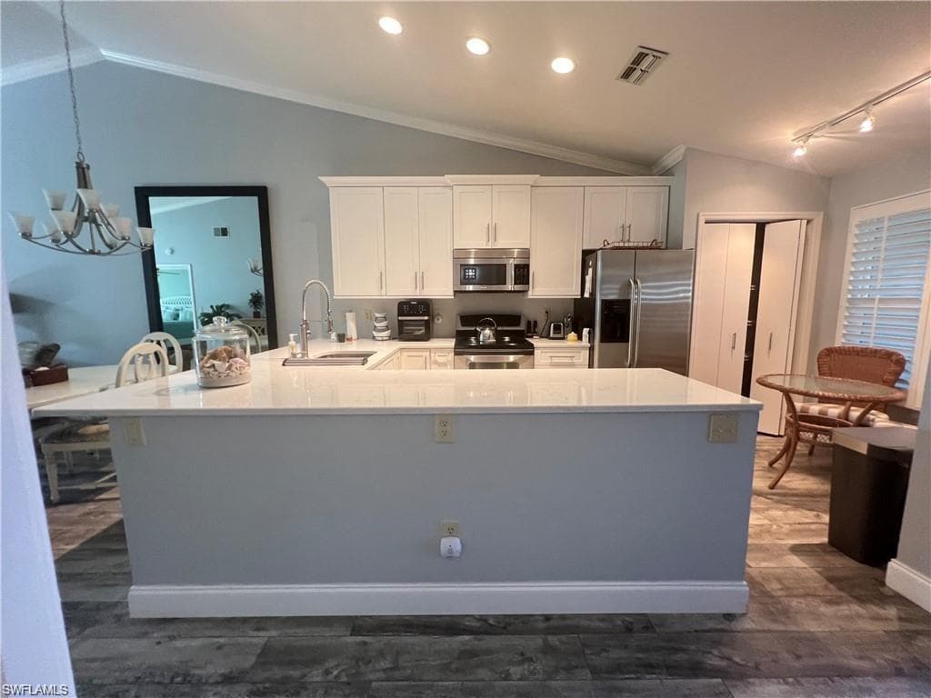 10801 Queen Anne LN 201 NAPLES, FL 34109