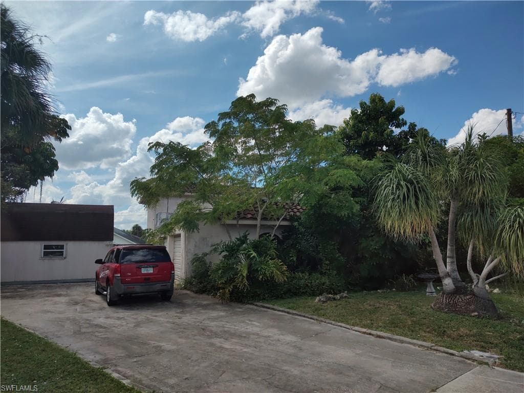 793 Hydrangea DR NORTH FORT MYERS, FL 33903