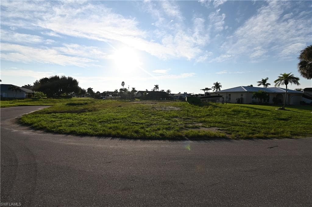 3315 SE 19th AVE CAPE CORAL, FL 33904