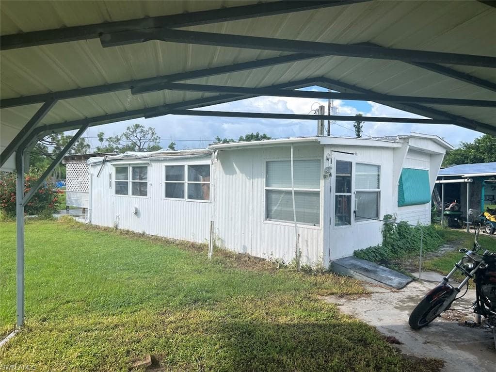 5976 Luloma LN BOKEELIA, FL 33922