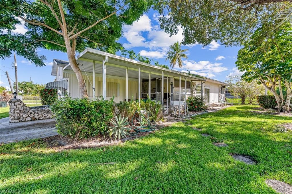 36 Ocho Rios ST NAPLES, FL 34114