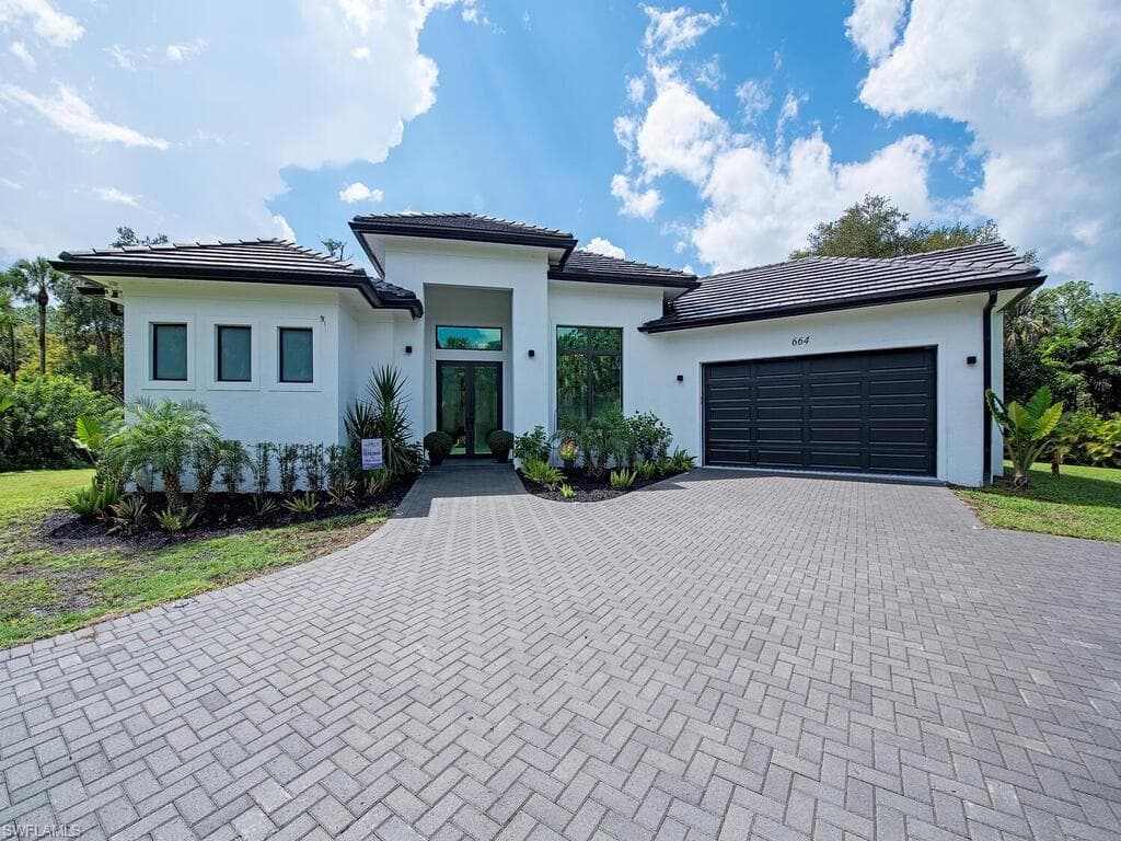664 14th AVE NW NAPLES, FL 34120