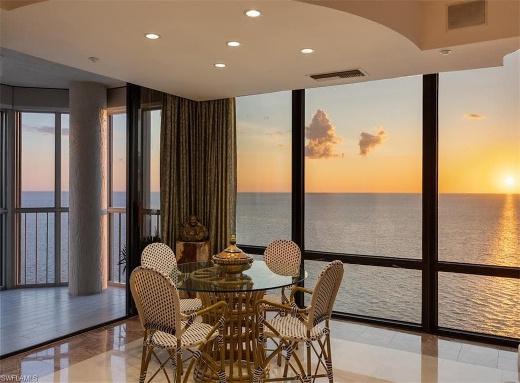 4951 Gulf Shore BLVD N 1602 NAPLES, FL 34103