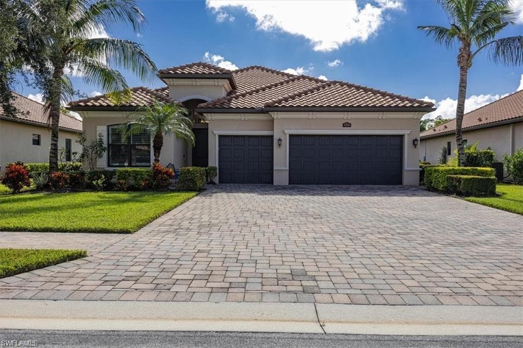 9364 VERCELLI CT NAPLES, FL 34113