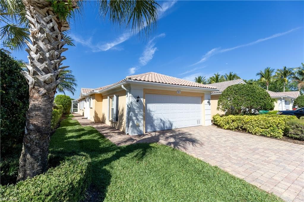 7817 Umberto CT NAPLES, FL 34114