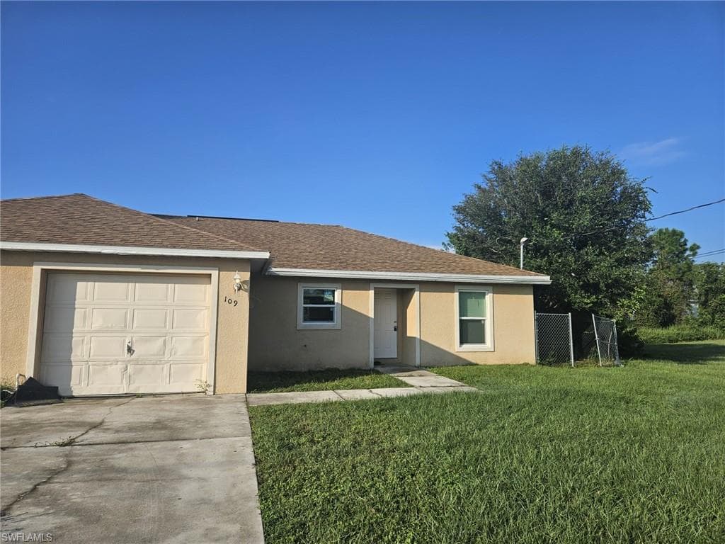 109 Pine LN LEHIGH ACRES, FL 33973