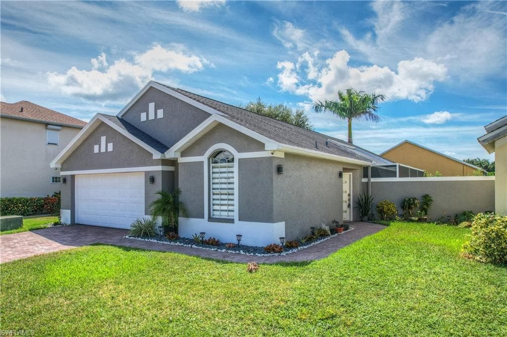 3304 Duchess DR NAPLES, FL 34112