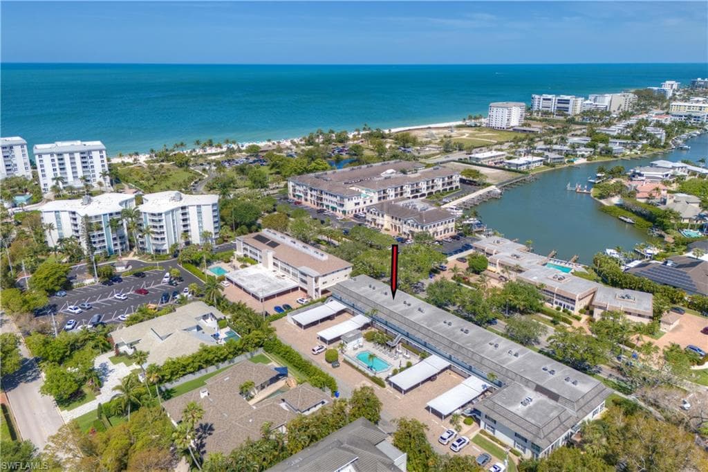 260 Banyan BLVD 260 NAPLES, FL 34102
