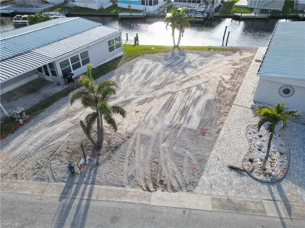 17740 Bryan CT FORT MYERS BEACH, FL 33931
