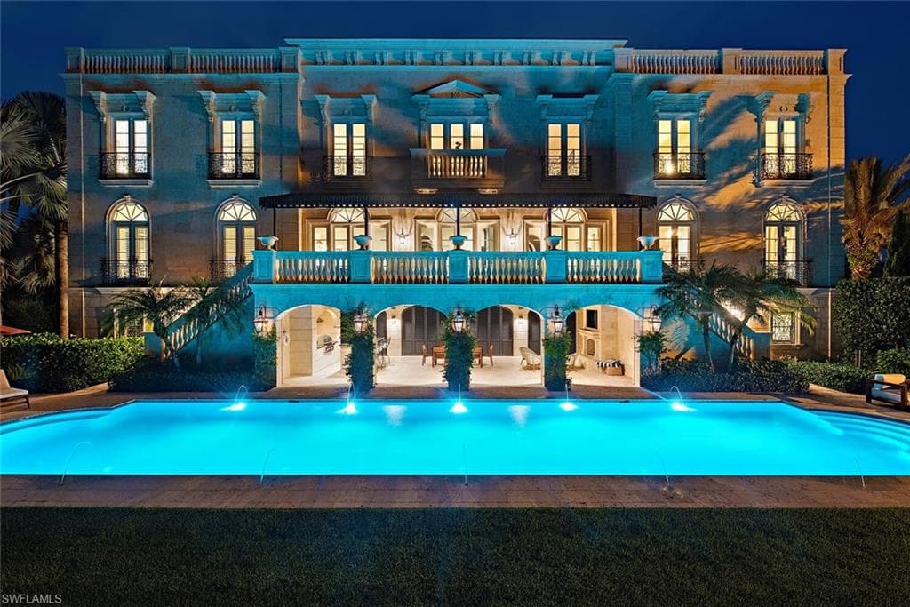 111 5th AVE S NAPLES, FL 34102