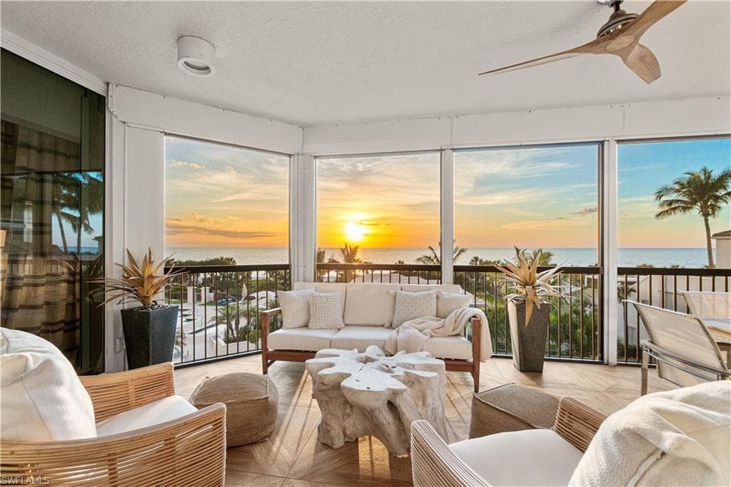 8473 Bay Colony DR 304 NAPLES, FL 34108