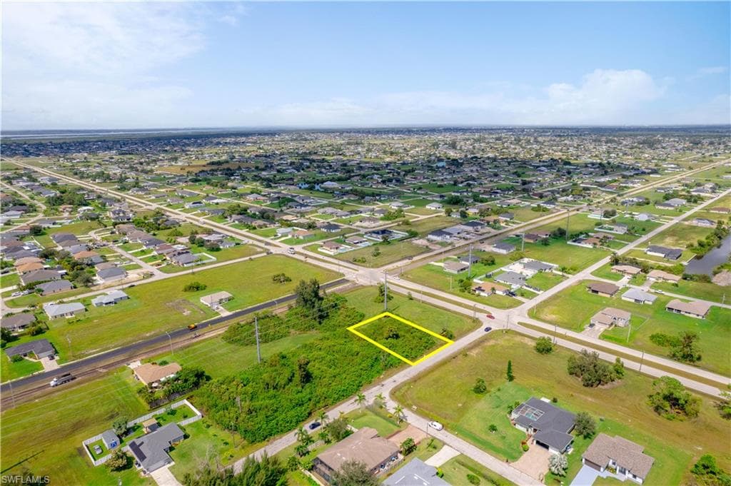 6 24th AVE CAPE CORAL, FL 33991