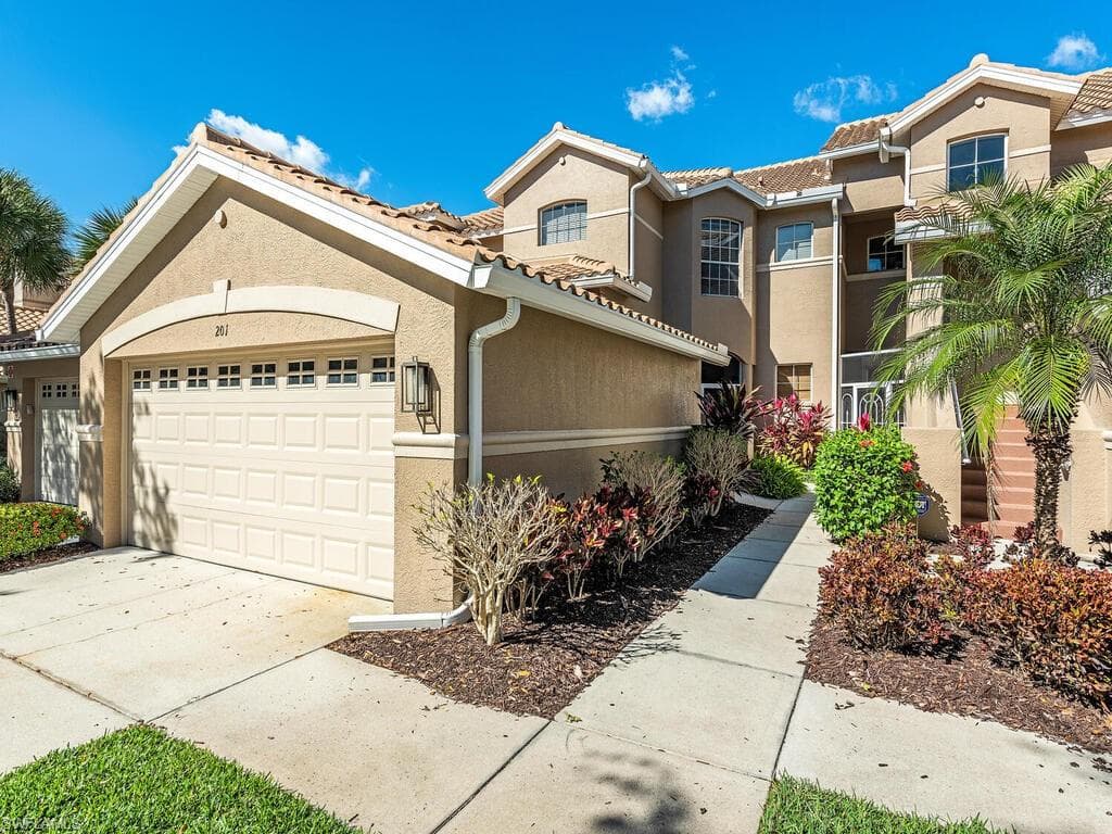 8477 Radcliffe TER 201 NAPLES, FL 34120