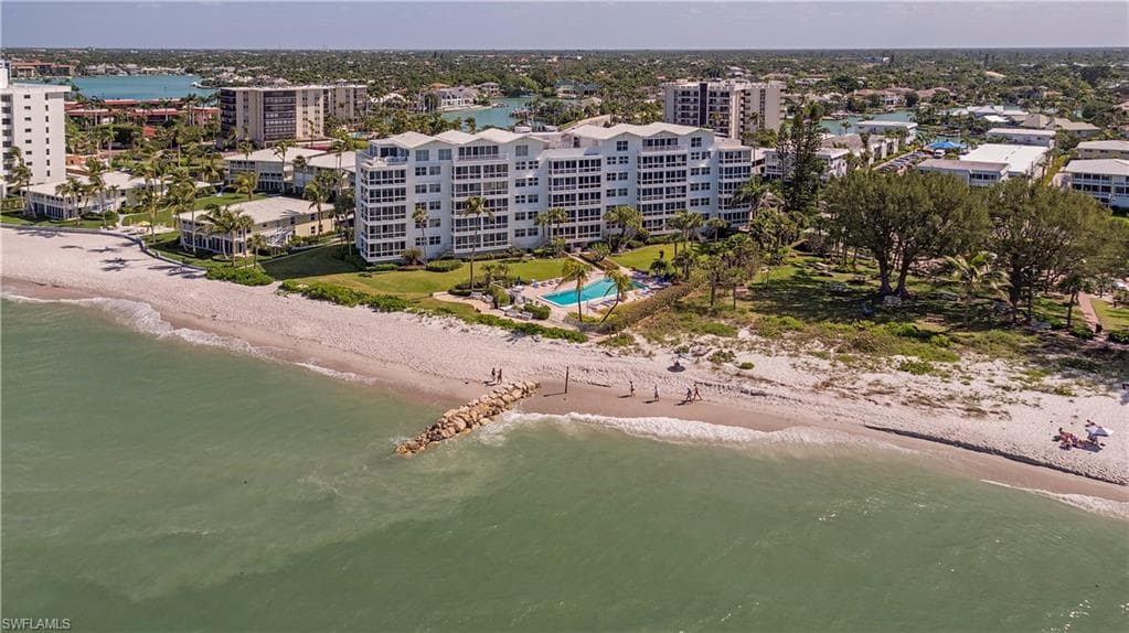 2121 Gulf Shore BLVD N 504 NAPLES, FL 34102