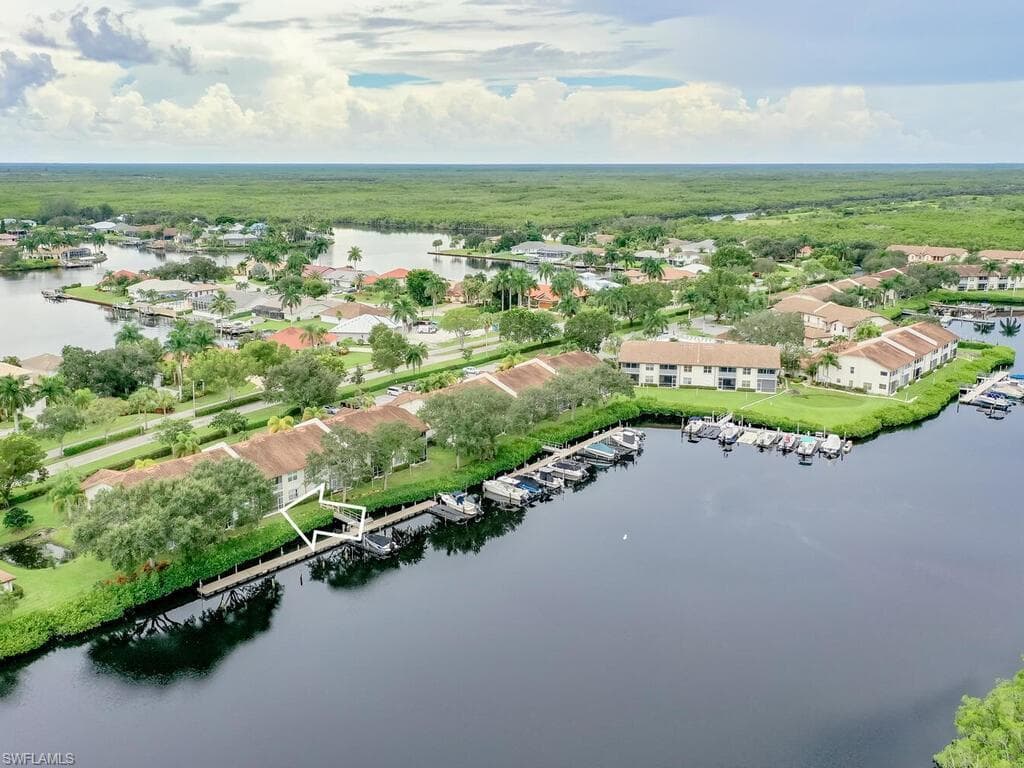 242 Newport DR 504 NAPLES, FL 34114
