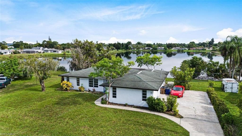 407 Bear ST E LEHIGH ACRES, FL 33936