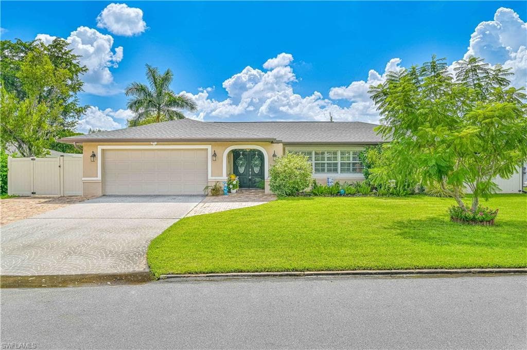 1040 Shaddelee LN E FORT MYERS, FL 33919