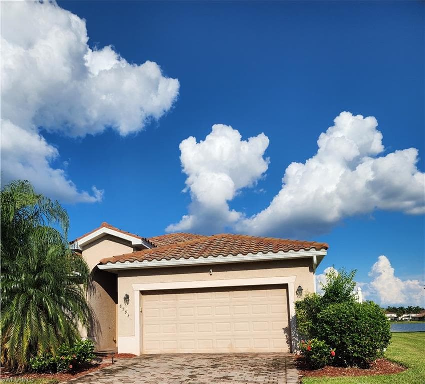 8593 Pegasus DR LEHIGH ACRES, FL 33971