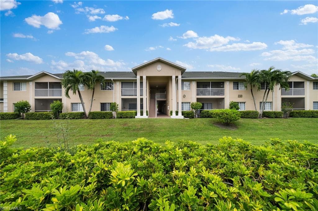 27083 Matheson AVE 202 BONITA SPRINGS, FL 34135