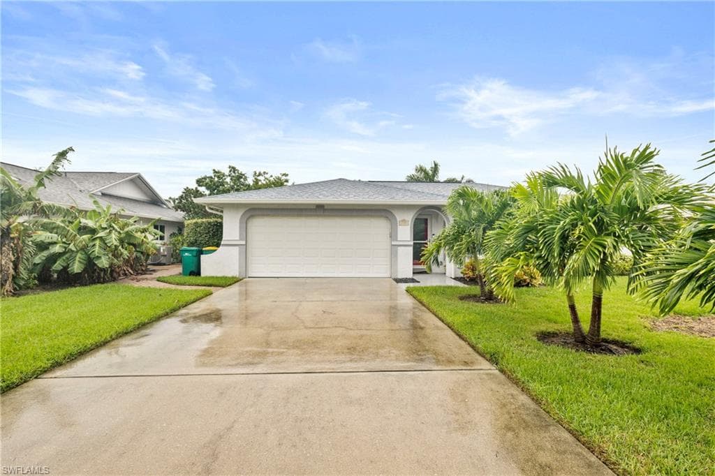 133 Debron DR NAPLES, FL 34112