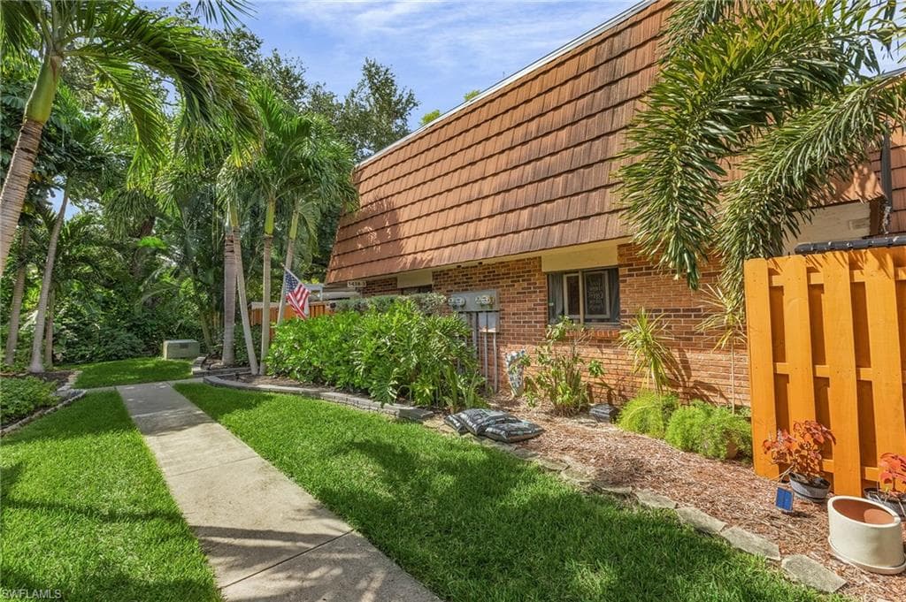 1438 Park Shore CIR 3 FORT MYERS, FL 33901