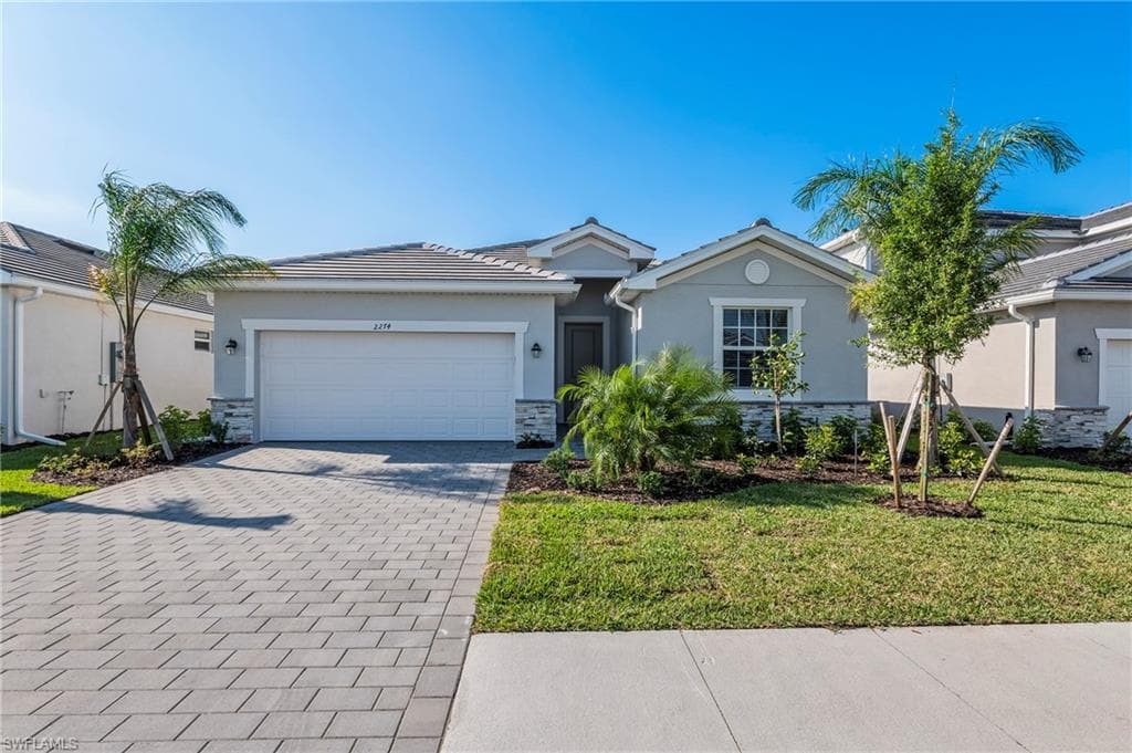 2274 Avocado LN NAPLES, FL 34120