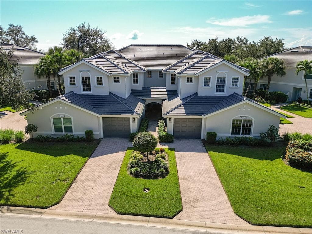 9151 Palmetto Ridge DR 202 ESTERO, FL 34135