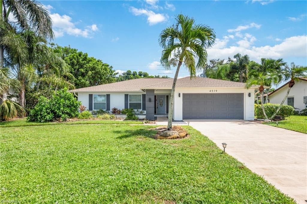 4519 Lakewood BLVD NAPLES, FL 34112