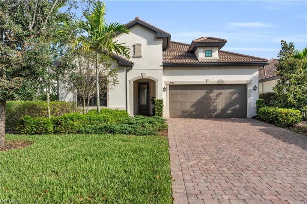 2762 Aviamar CIR NAPLES, FL 34114