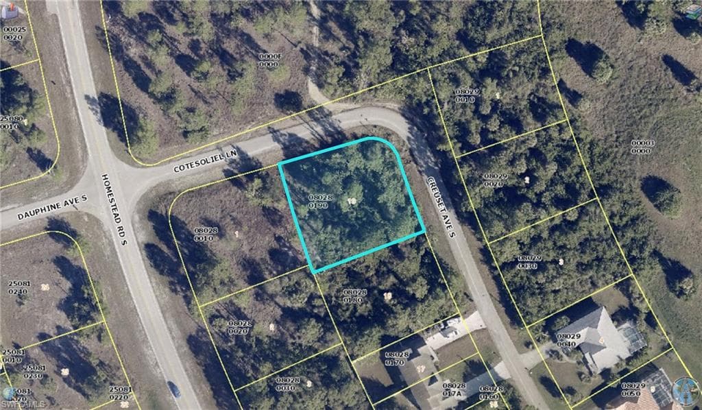 620-622 Creuset AVE S LEHIGH ACRES, FL 33974