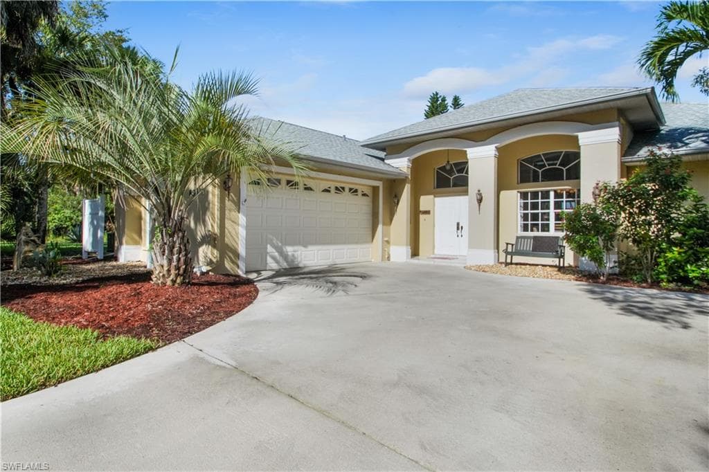 803 Glenn AVE LEHIGH ACRES, FL 33972