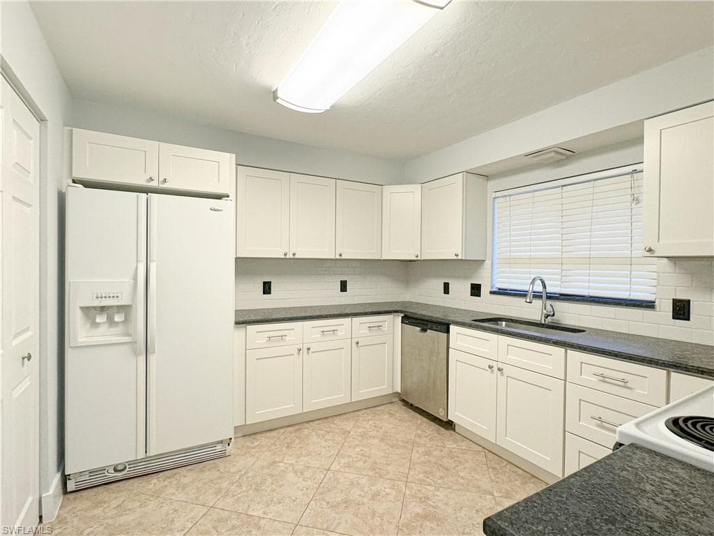 910 Vanderbilt Beach RD 313W NAPLES, FL 34108