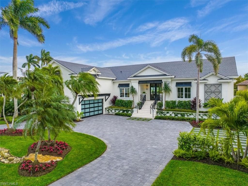 640 17th AVE S NAPLES, FL 34102